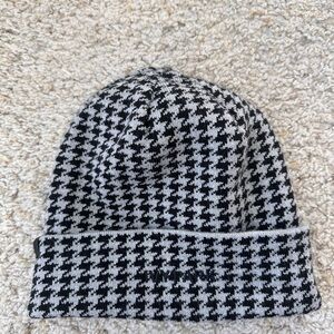 IVY PARK Black and Gray Houndstooth Beanie
